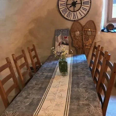 Maison Carail 14 Personnes Holiday home Nevache