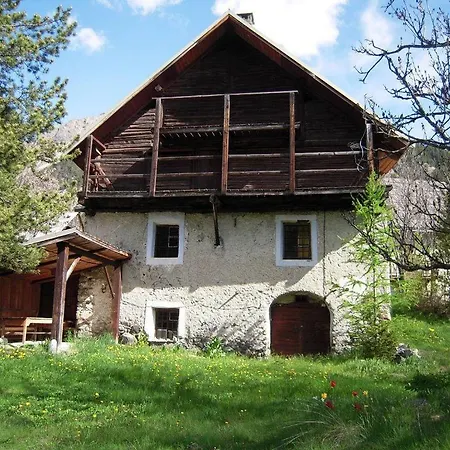 Holiday home Maison Carail 14 Personnes Nevache